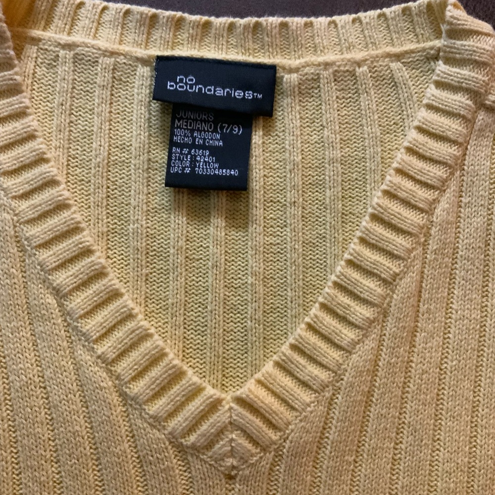 No Boundaries Lemon V-Neck Sweater - Picture 4 of 5